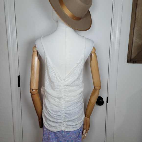Free People Love Her Scrunch Lace Floral Tank Size XL - Picture 7 of 11